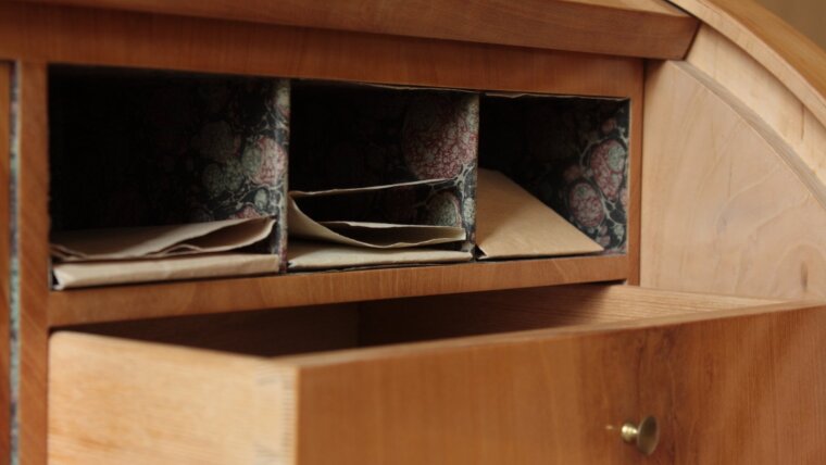 Sekretär in Charlotte Schillers Stube, Detail