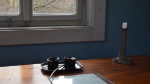 Schreibzeug auf dem Tisch in der »Gartenzinne«